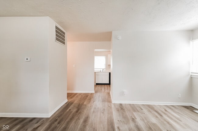 Photo - 8161 Schoen Dr