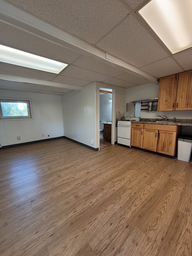 Photo - 1128 Hess Ave Unidad 16