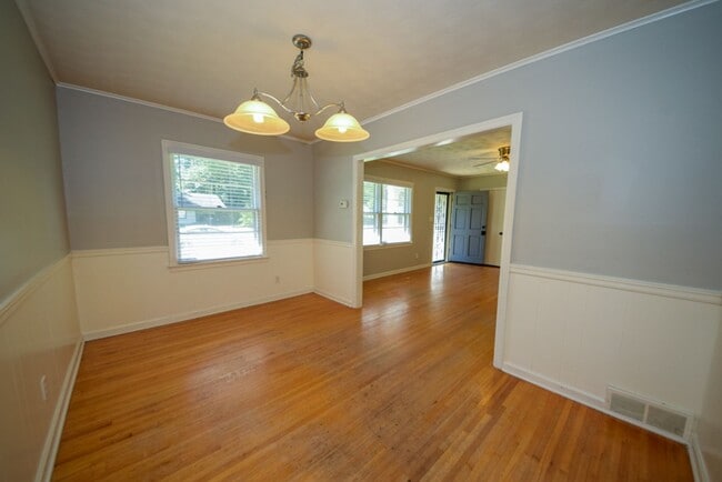 Photo - Cute and UPDATED 3 bed 2 bath home near GREAT SCHOOLS.