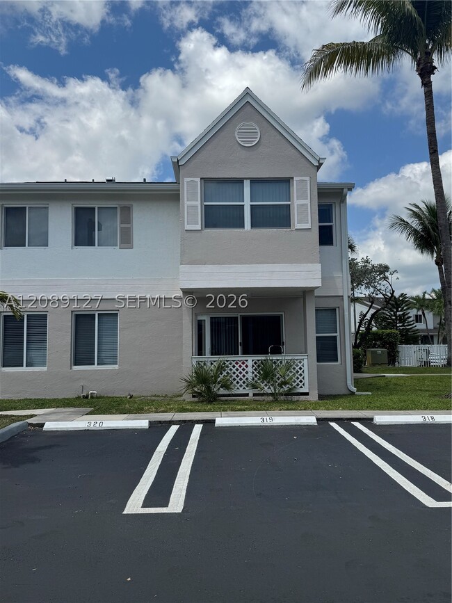 Building Photo - 17440 NW 67th Ct Unit L-15