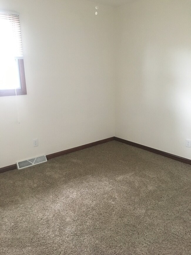 Photo - 2017 Cameron Dr Unidad 2017-02 Right