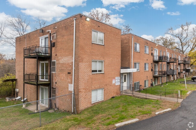 Harrison Court Apartments