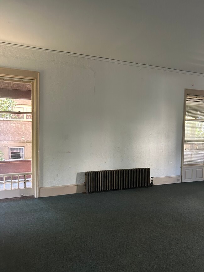 Building Photo - 505 E Seneca St