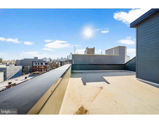 Photo - 1800 W Girard Ave