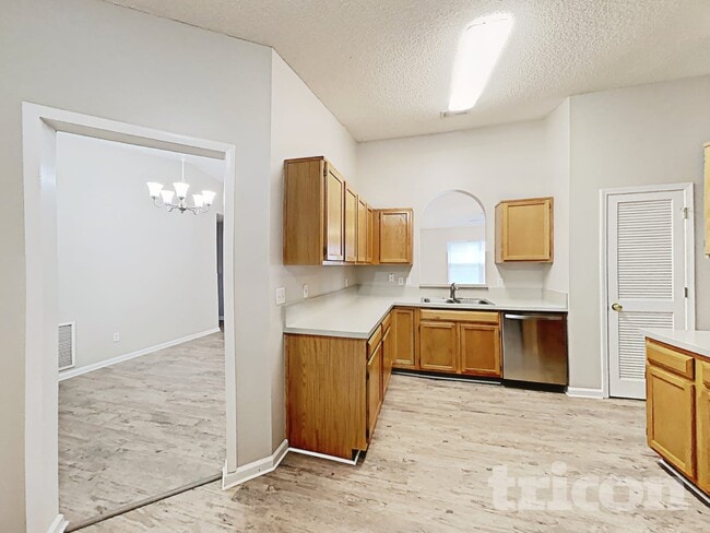 Photo - 10819 Grand Central Pl N