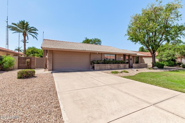 Photo - 2637 E Sierra St