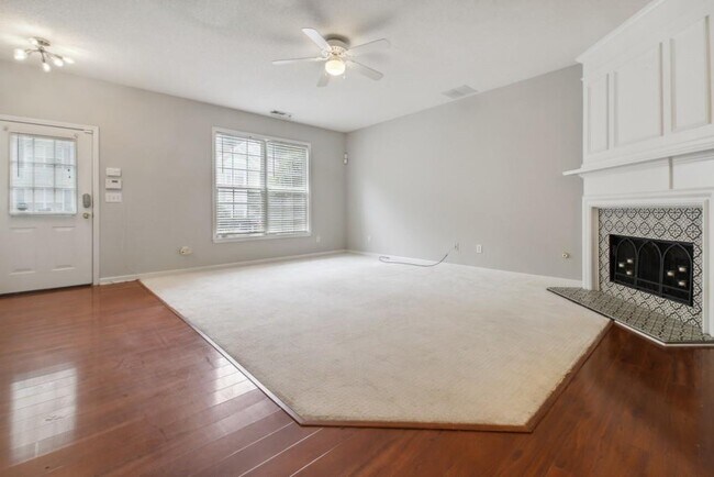 Photo - 4084 Howell Park Rd