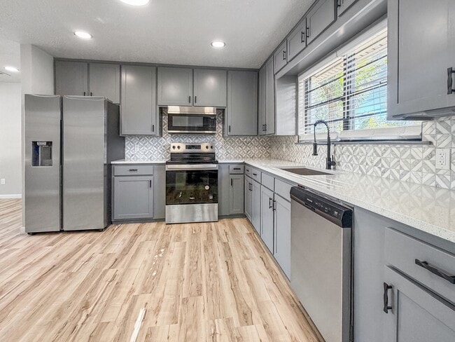 Photo - 1702 W Boyd St