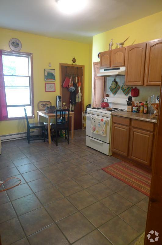 Building Photo - 64 1/2 Day St Unit 1 Rental