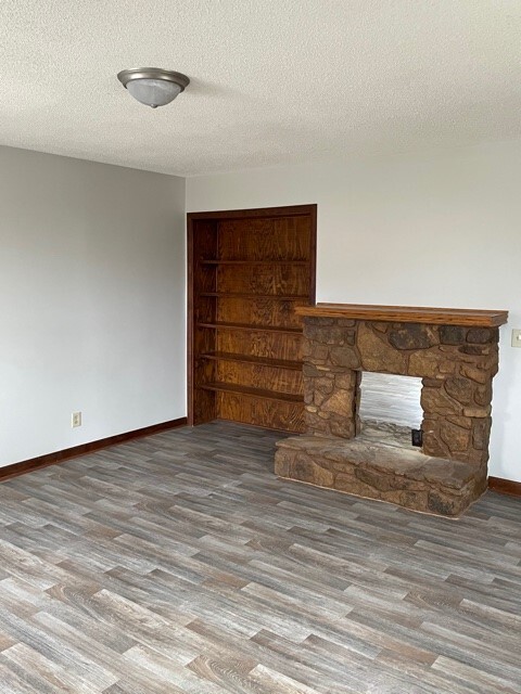 Photo - 214 W 4th St