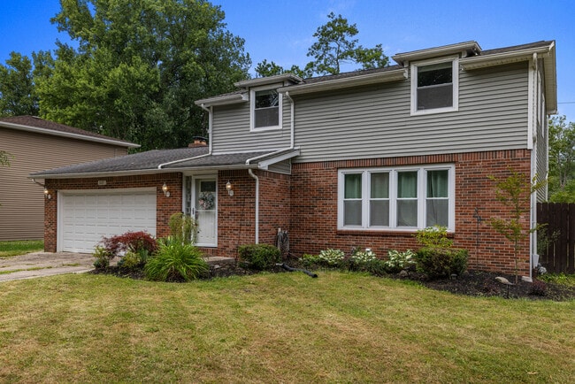 Building Photo - 537 Vine Ln