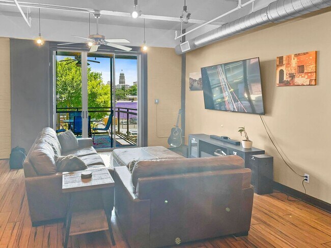 Photo - Modern Downtown Condo with Stunning City V... Unit 2207