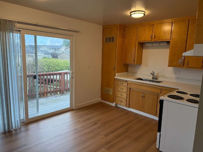 Photo - Remodeled Santa Cruz Apartment