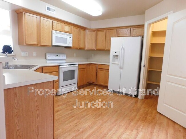 Photo - 3136 Shamrock Dr