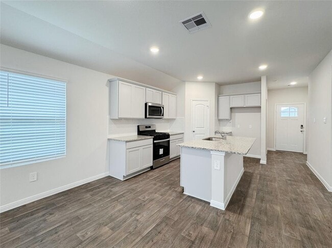 Photo - 204 Addison Pl