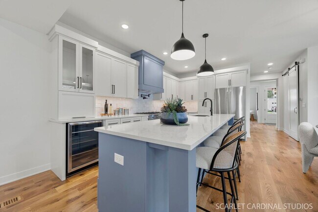 Photo - 715 N Brainard St