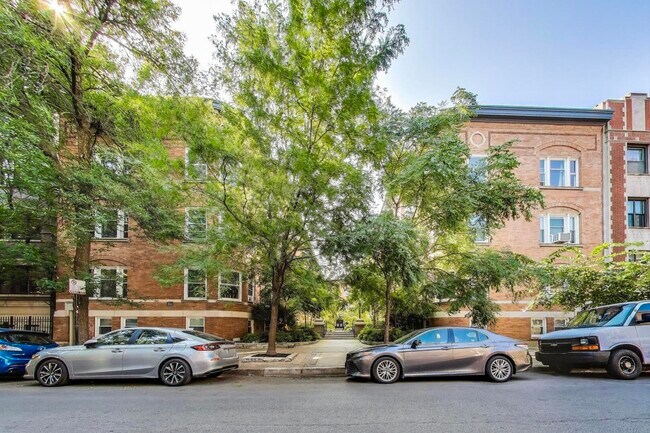 Building Photo - 631 W Barry Ave Unit 3G Rental