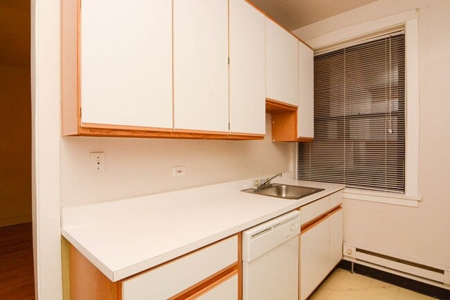 Photo - 1312 Oak Ave Unit i1