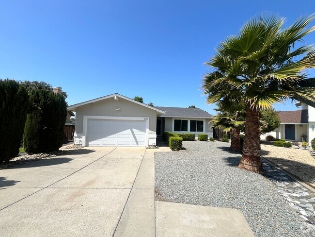 Building Photo - AVAILABLE NOW 3 BED 2 BATH IN SAN JOSE! Rental