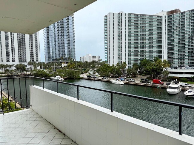 Photo - 220 Kings Point Dr Unit 501