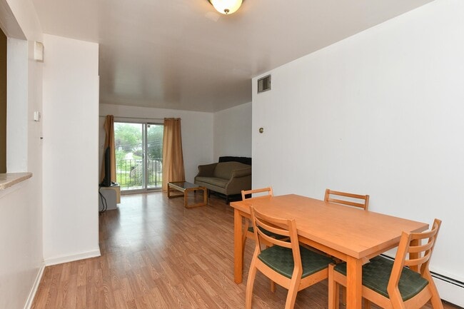 Photo - 207 Manhattan Ave Unit 2
