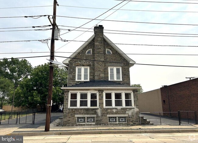 Building Photo - 825 Jersey Ave Rental