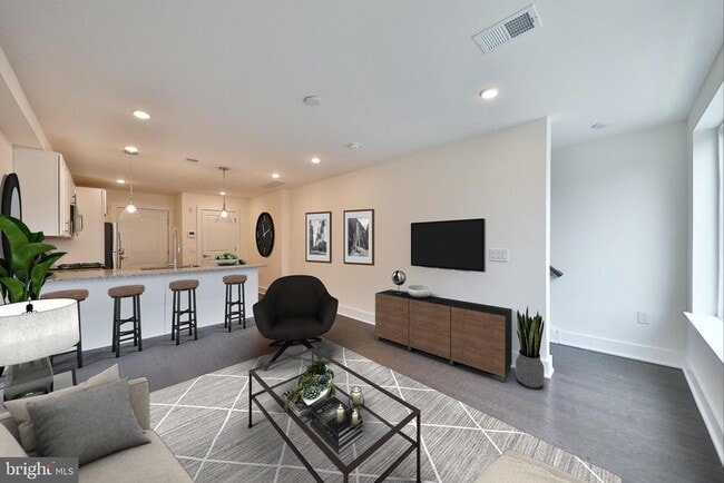 Photo - 2608 Braddock St Unit 3