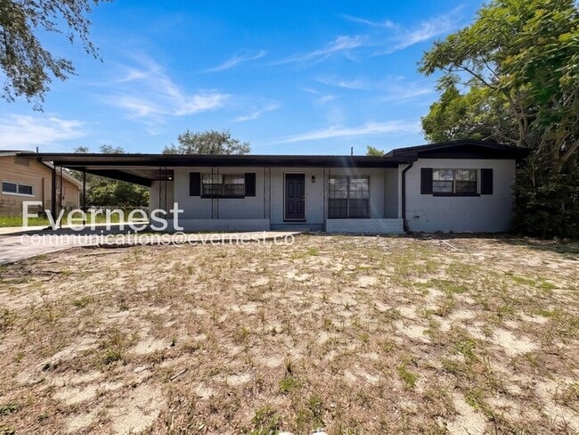 Building Photo - 3Bed / 2Bath Spacious Single Family Home with Modern Amenities / Available Soon!