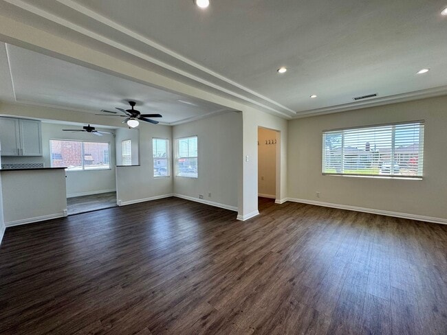 Building Photo - Charming Morningside Park Home Ready to Mo...