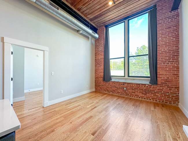 Photo - Jefferson Mills