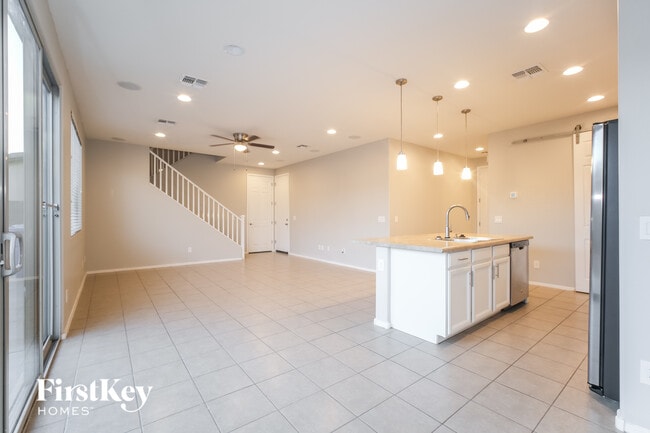 4813 W Lydia Ln