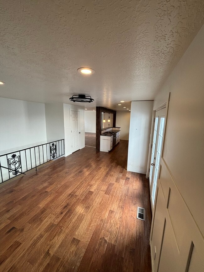 Photo - 1458 Cheever Ln