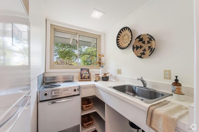 Building Photo - 765 Tiburon Blvd Rental