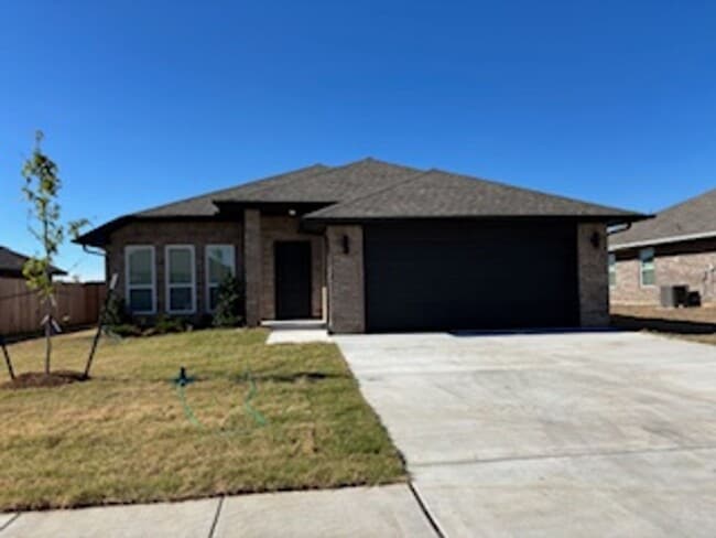 Building Photo - NEW NEW NEW!