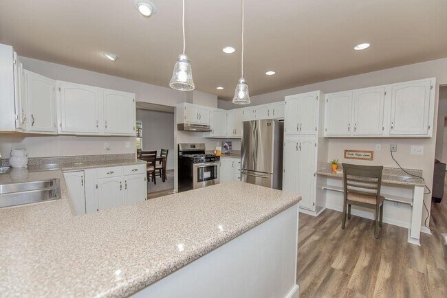 Photo - 180 Crabtree Dr