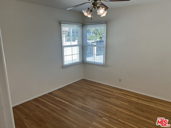 Photo - 5355 Rhea Ave