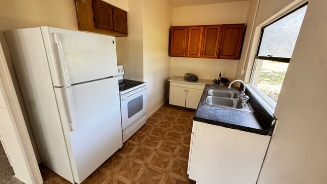 Photo - 6130 Broad St