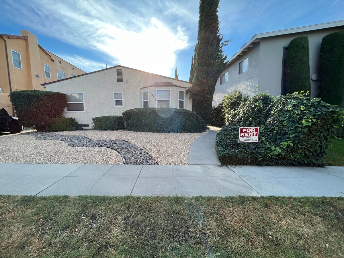 Frente del edificio - 322 Cornell Dr Unidad B