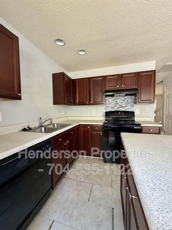 17121 Greenlawn Hills Ct