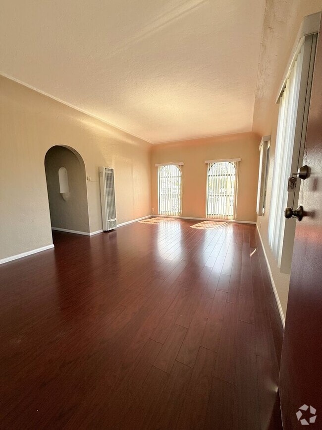Building Photo - LB0211 Unit 211A Rental