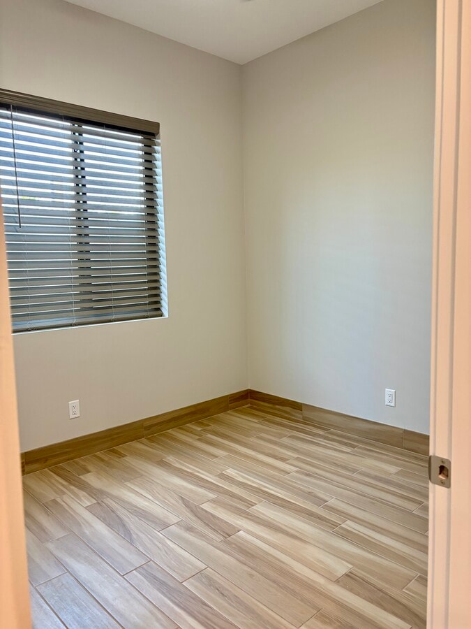 Photo - 537 S 96th St