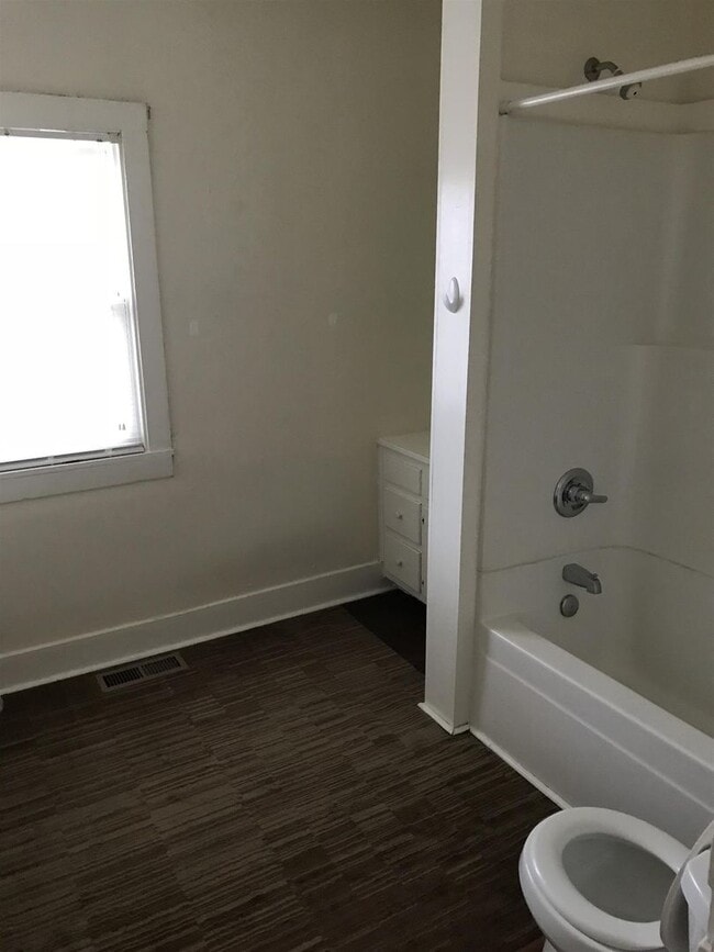 Photo - 501 Wilson Ave Unit A