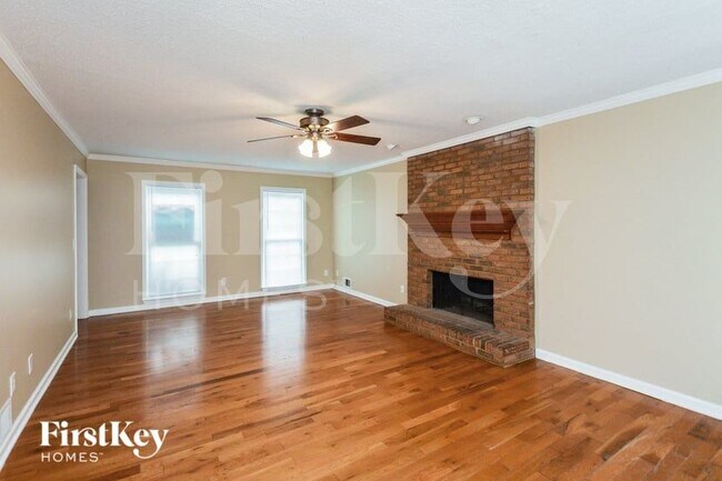 Photo - 2107 Amherst Trail SE