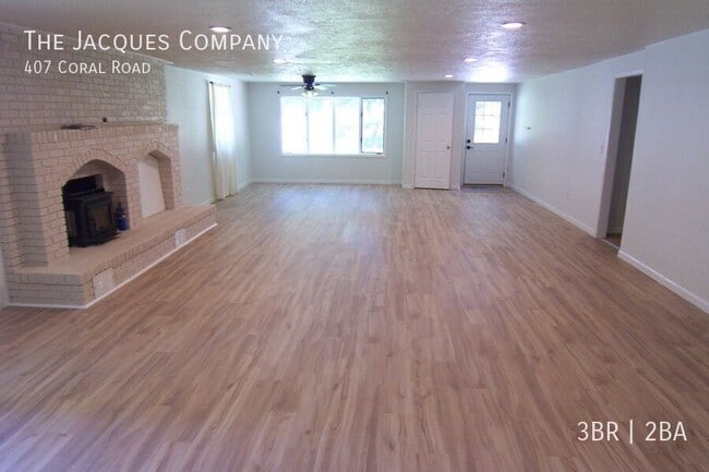 Photo - 407 Coral Rd