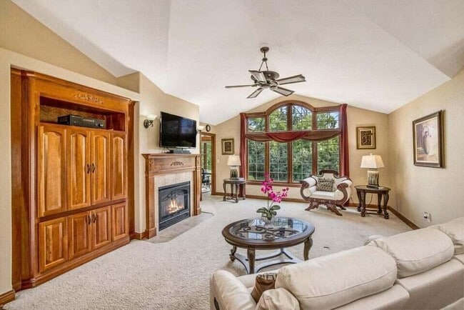 Photo - W162N5492 Westwind Dr