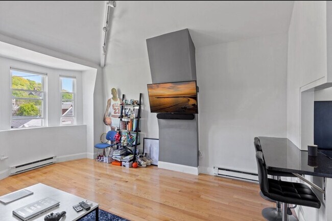 Photo - 208 Washington Ave Unit 4