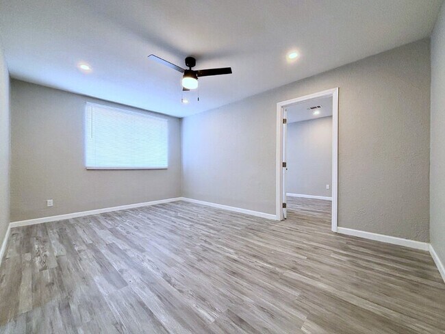 Photo - 1414 E 61st St Unidad C