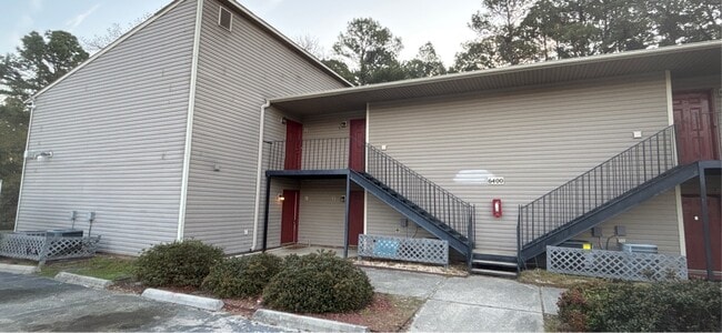 Building Photo - 6400 Starbrook Dr