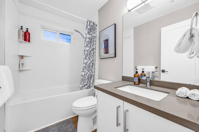 Photo - 3373 E 44th Ave Unit ID1273078P