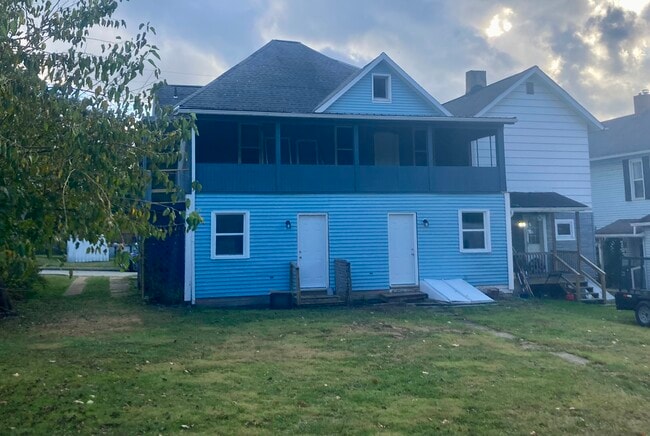 Building Photo - 216 W Vincent St Unit 216C